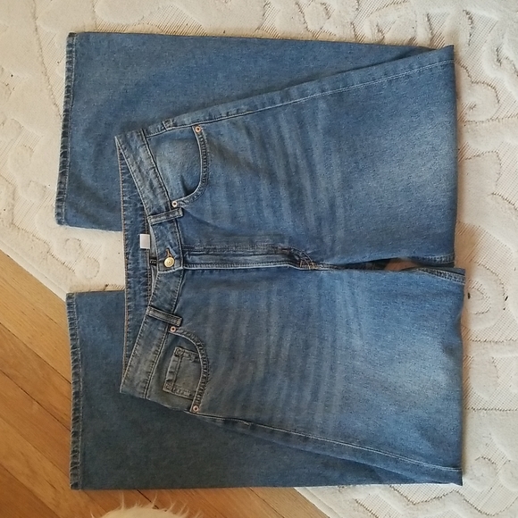 H&M high waist, wide leg jeans - Picture 1 of 3